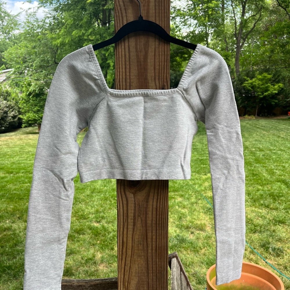 Cropped Square-Neck Long-Sleeve Top in Light Gray
